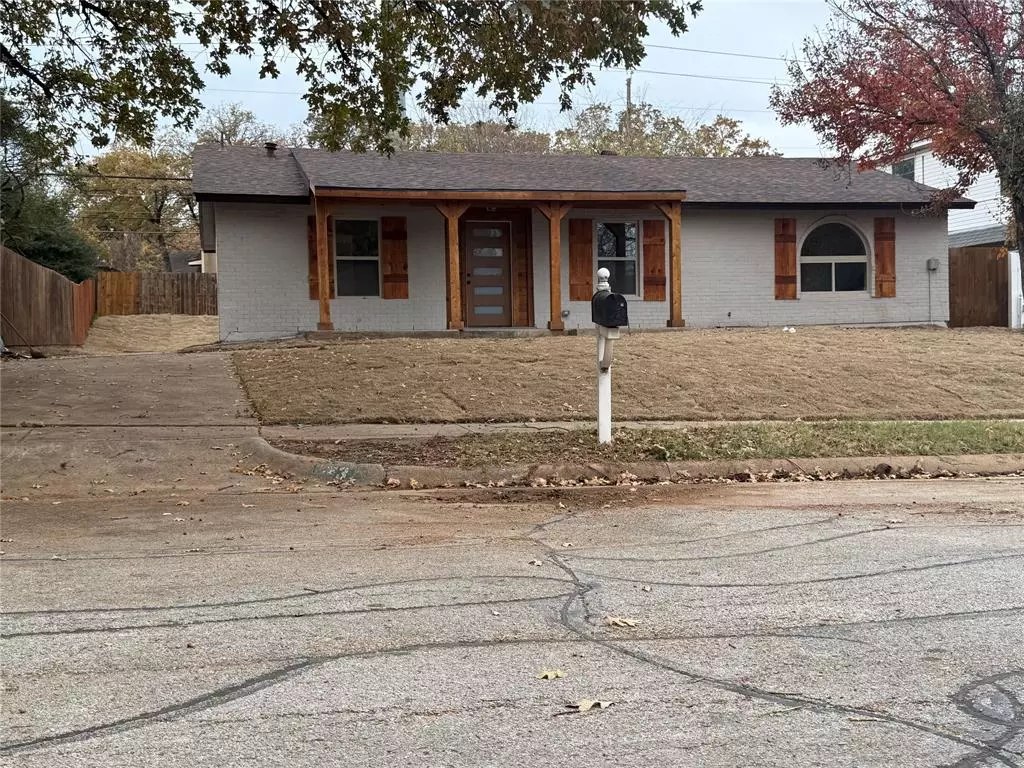 Bedford, TX 76021,2913 White Oak Lane