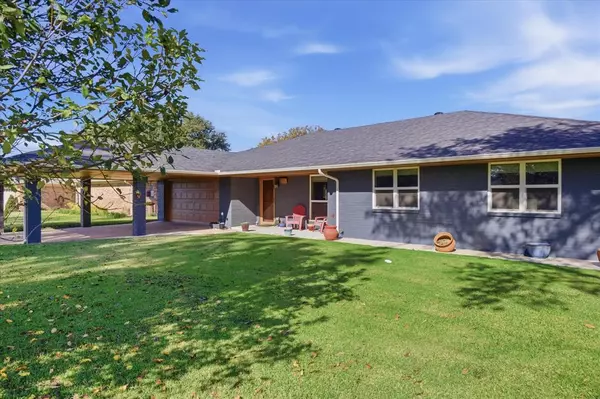 Granbury, TX 76048,502 Tahiti Drive