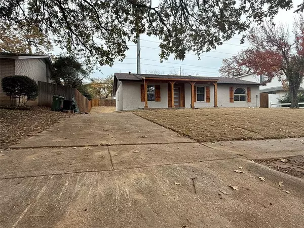 Bedford, TX 76021,2913 White Oak Lane