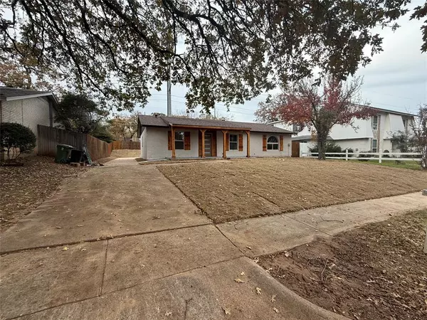 Bedford, TX 76021,2913 White Oak Lane