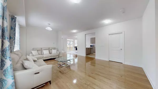 East Gwillimbury, ON L9N 0T4,19 Meadow Vista CRES