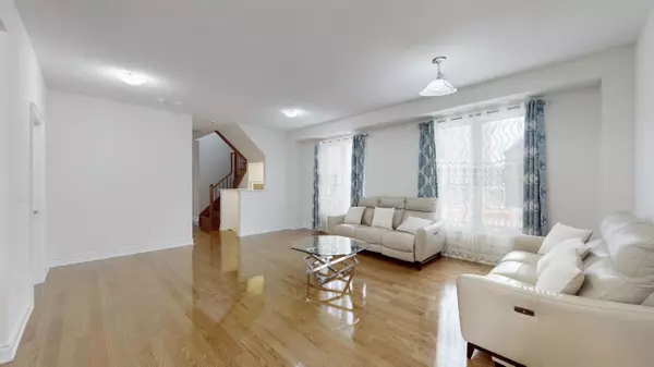 East Gwillimbury, ON L9N 0T4,19 Meadow Vista CRES