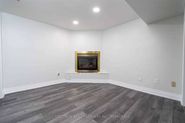 Brampton, ON L6Y 2L7,32 Verity CT #( Basement )