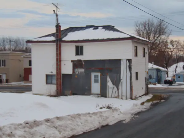 North Glengarry, ON K0B 1H0,21919 Main ST