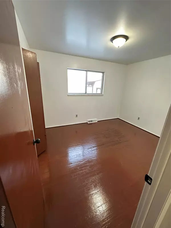 Sterling Heights, MI 48310,2995 Groves DR