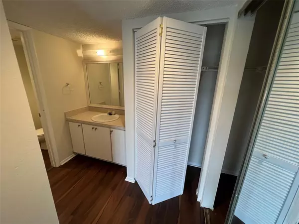 Port St Lucie, FL 34952,1536 SE ROYAL GREEN Circle #G204