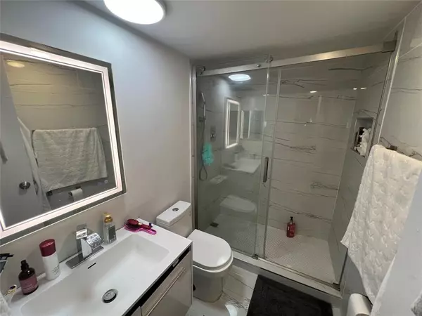 Deerfield Beach, FL 33441,1040 SE 4th Ave #123