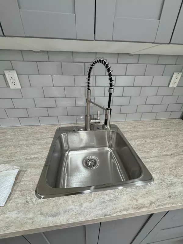 Toronto W04, ON M6M 4P7,1219 weston RD #Unit 1