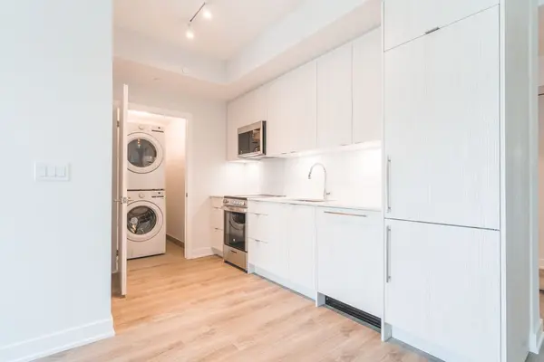 Mississauga, ON L5B 0L7,4130 Parkside Village DR #622