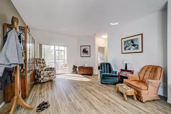 Lethbridge, AB T1H6Z3,205 Lettice Perry RD N ##6