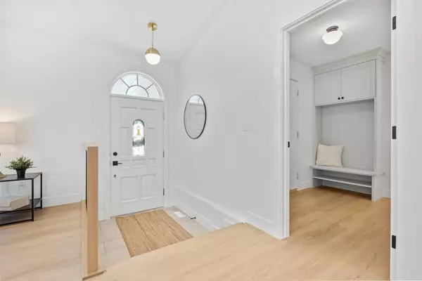 Calgary, AB T3H 2W8,824 Sierra Morena PL SW