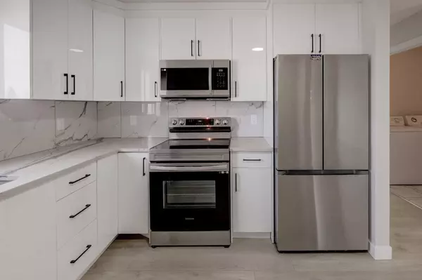 Calgary, AB T3J 2Y1,202 Falmere WAY NE