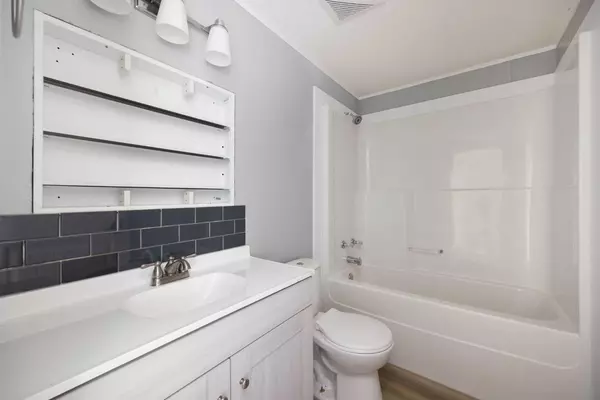 Fort Mcmurray, AB T9H 2N8,296 Grey CRES