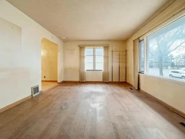 Lethbridge, AB T1H 2B3,609 Stafford DR