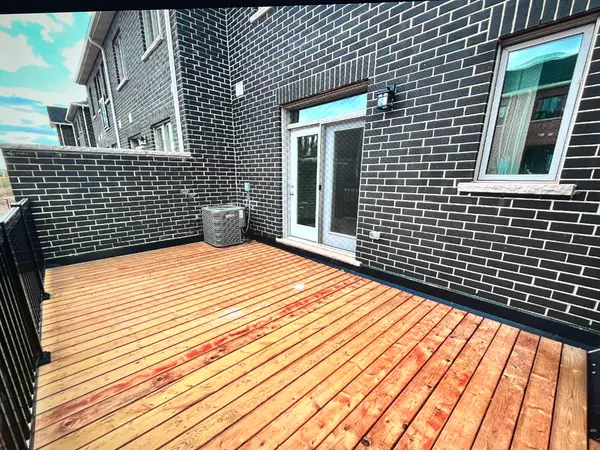 Oakville, ON L6M 5N8,1400 Ripplewood AVE