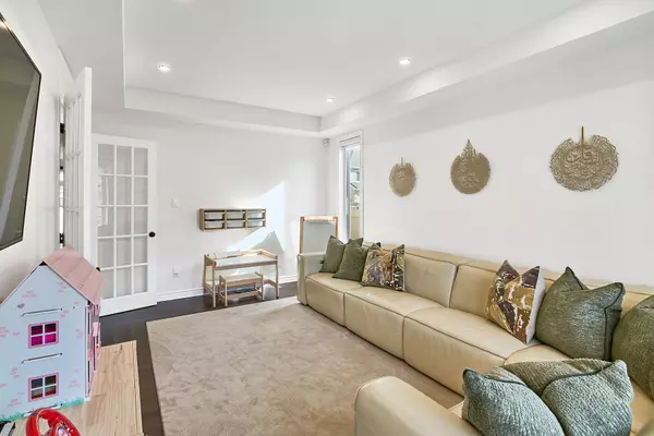 Blossom Park - Airport And Area, ON K1T 0S1,32 Aconitum WAY