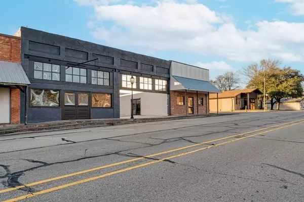 Bogata, TX 75417,125 N Main Street