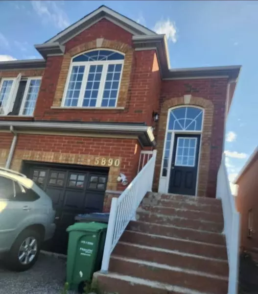 5890 Delledone DR W #Upper, Mississauga, ON L5M 7A3