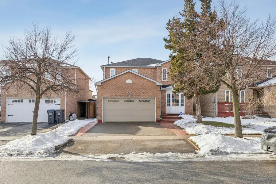 7 Duggan DR, Brampton, ON L6Y 4K8
