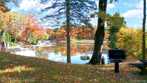 Lake Orion, MI 48362,512 FERNHURST CT