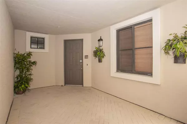 Sunrise, FL 33323,2955 NW 126th Ave #220-5