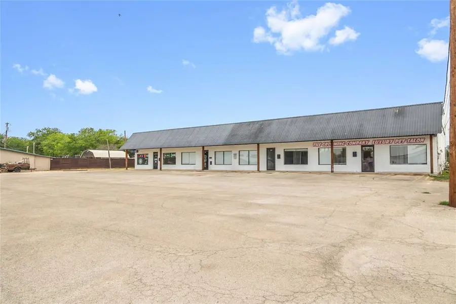 1205 Coggin Avenue, Brownwood, TX 76801