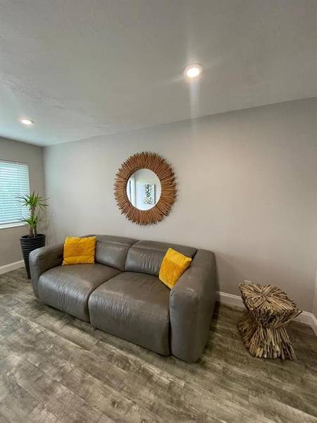 402 SW 12th St, Fort Lauderdale, FL 33315