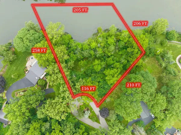 Bloomfield, MI 48302,00 Mohawk Court