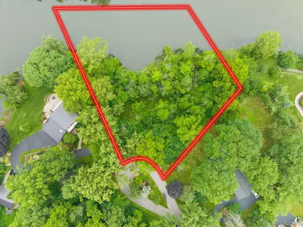 Bloomfield, MI 48302,00 Mohawk Court