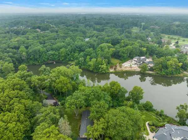 Bloomfield, MI 48302,00 Mohawk Court