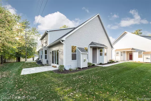 Howell, MI 48843,529 Indian Oaks DR