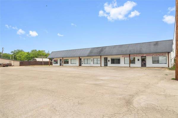 1205 Coggin Avenue, Brownwood, TX 76801