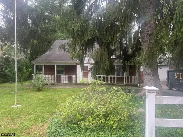 37 Roth Ave, Oakland Boro, NJ 07417