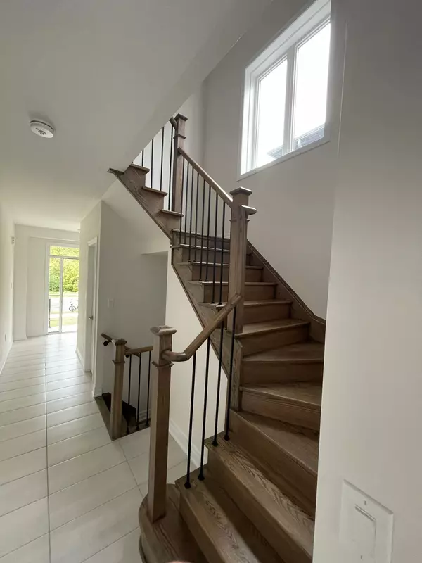 Niagara Falls, ON L2G 3P6,9249 Whiteoak AVE