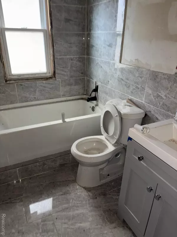 Detroit, MI 48204,10328 Crocuslawn ST