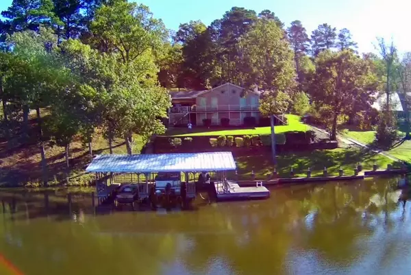 Gladewater, TX 75647,3073 EAST LAKE DR.