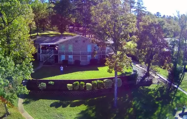 Gladewater, TX 75647,3073 EAST LAKE DR.