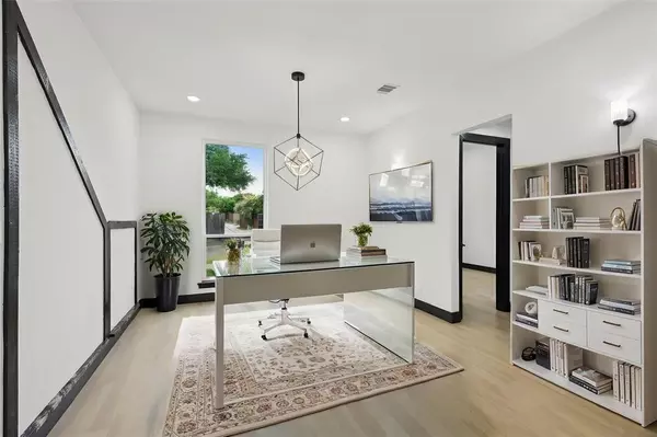 Dallas, TX 75287,4219 Hollow Oak Drive