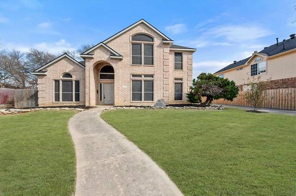 1724 Newcastle Drive, Mansfield, TX 76063