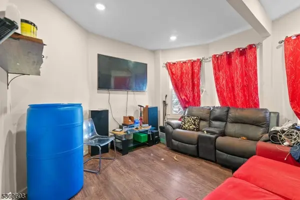 Irvington Twp., NJ 07111,36 Arverne Ter