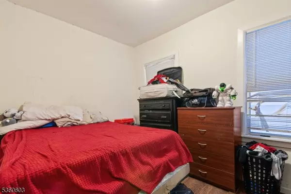 Irvington Twp., NJ 07111,36 Arverne Ter