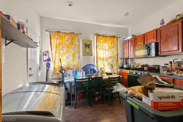 Irvington Twp., NJ 07111,36 Arverne Ter