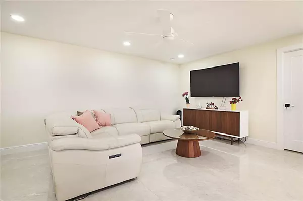 West Palm Beach, FL 33404,2800 N Ocean Dr #B-9A