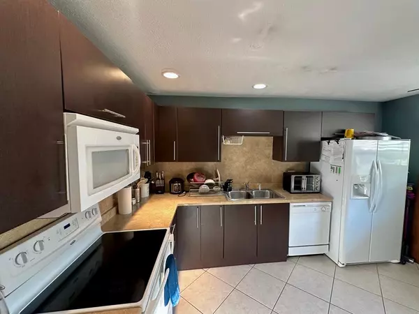 Lauderhill, FL 33319,7357 NW 34th St #7357