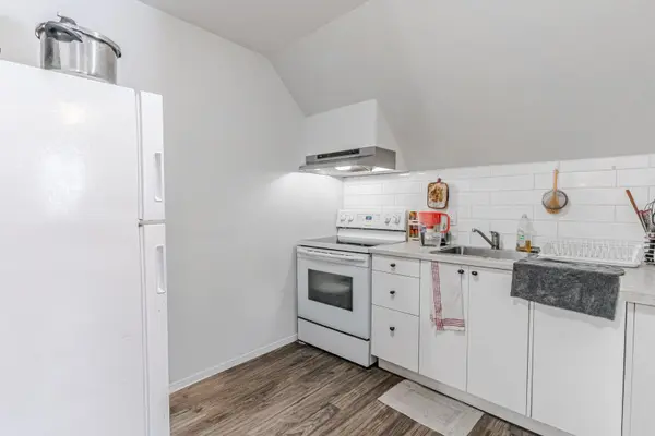 Barrie, ON L4N 1T9,42 Toronto ST #4