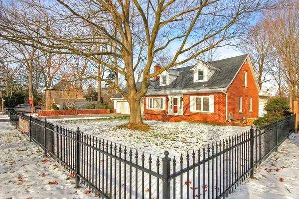 St. Thomas, ON N5R 1Z8,10 Regent ST