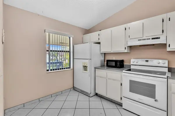 Boca Raton, FL 33433,22124 PALMS WAY #206