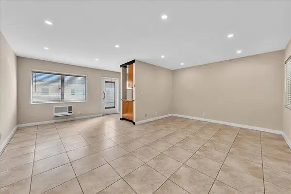 Hollywood, FL 33020,707 S 19th Ave #9