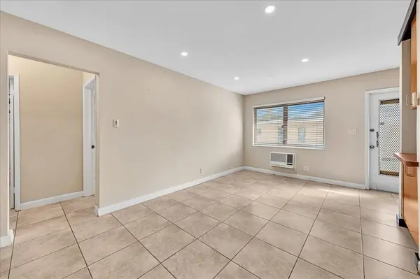 Hollywood, FL 33020,707 S 19th Ave #9