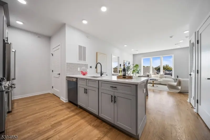 37 Farrand Street #405, Bloomfield Twp., NJ 07003